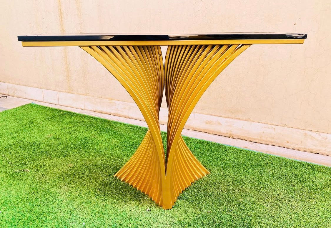 Wing style Console